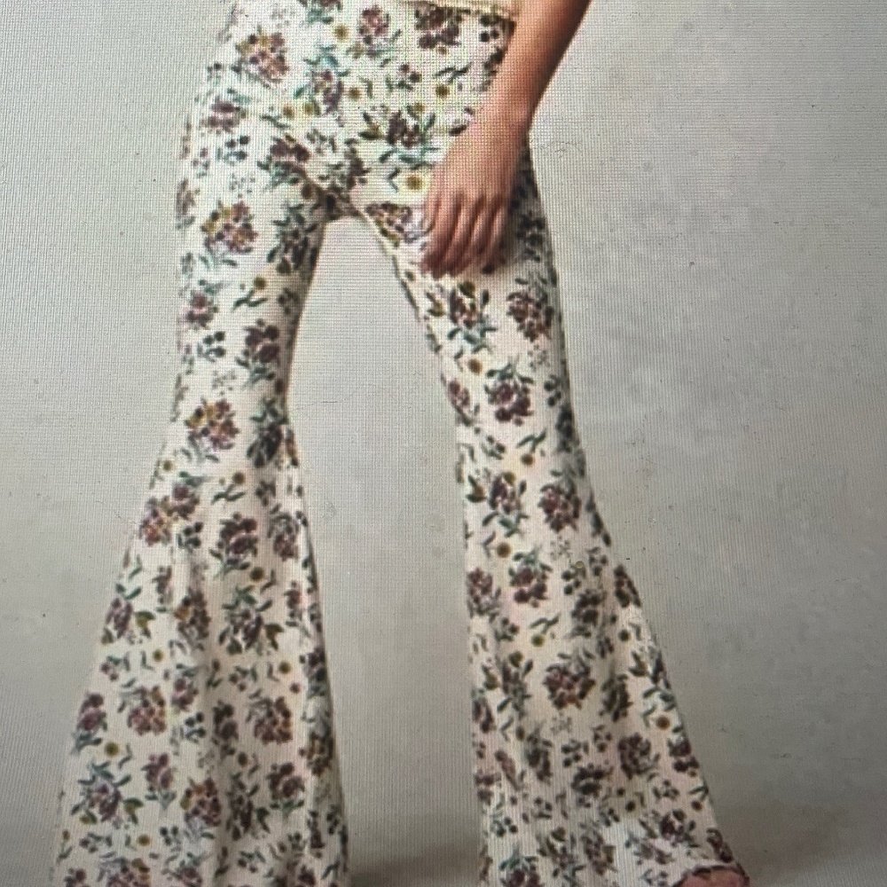 NWT Free People Floral Bouquet Print Float on Flares Jeans Z115
